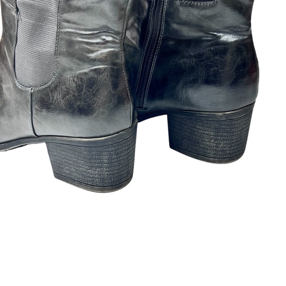 Torrid Knee High Stretch Side Zip Up Boots - Picture 6 of 16